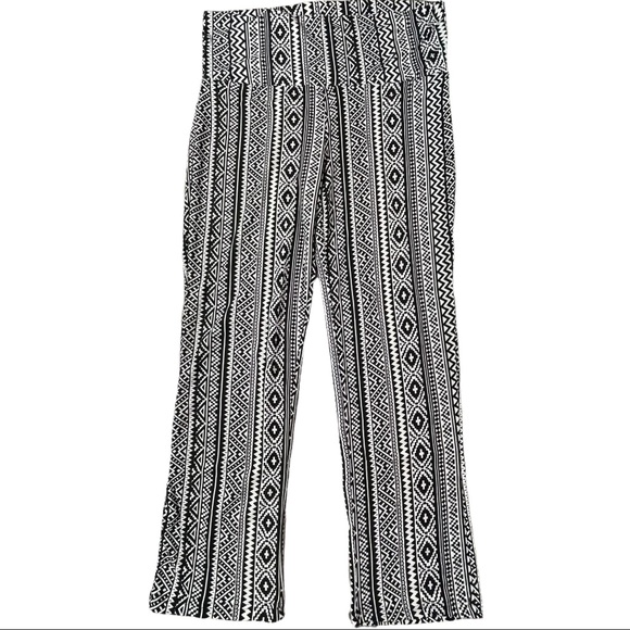 Bobbie Brooks size Xl black & white wide leg thin & soft tribal leggings NWOT - Picture 4 of 8